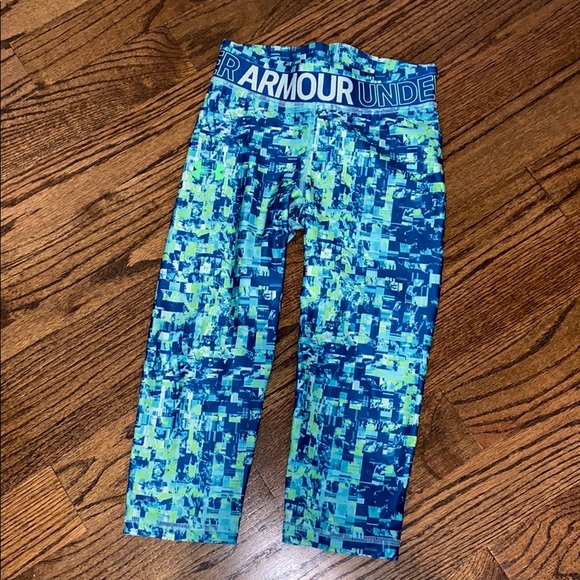Under Armour Other - NWT Girls Under Armour heat gear capris
